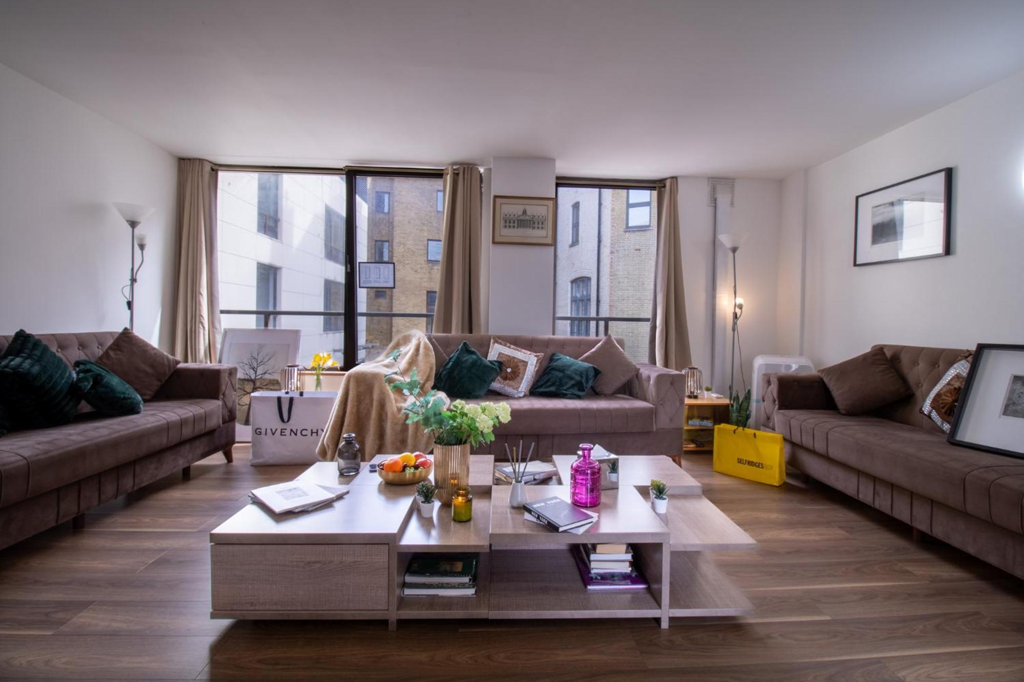 Apartment Spacious 2-bedroom In Piccadilly 6100p London