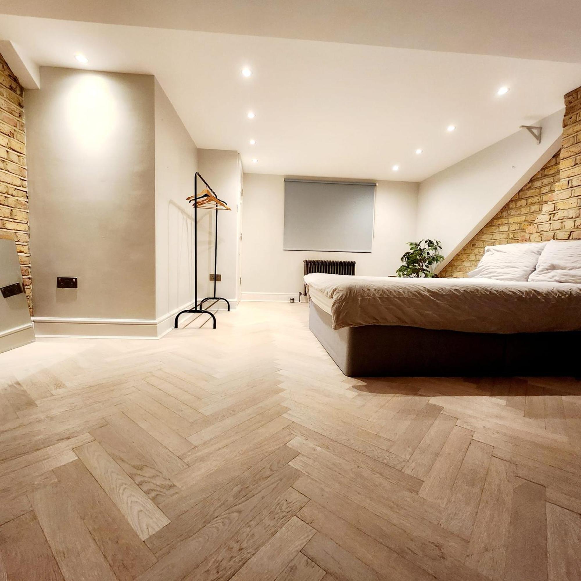 Contemporary 3 Bed House With Spacious Garden Close To Stratford & Canary Wharf London