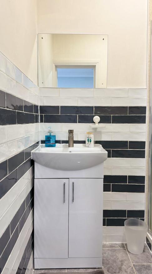 Apartment Flat In Acton London