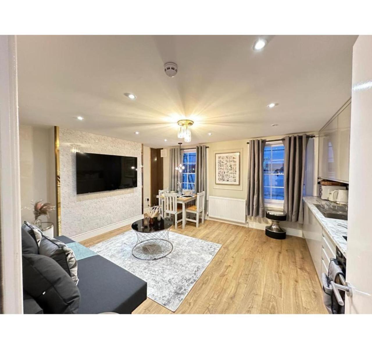 F3- Gorgeous 1 Bed Flat Near Edgware Road Station * Londen