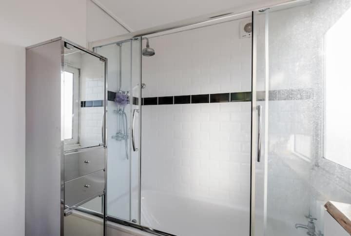 Apartment Guestready - Stylish Skyline Views, *