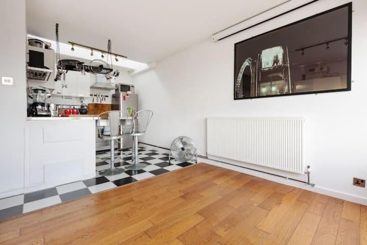 Guestready - Stylish Skyline Views, * London