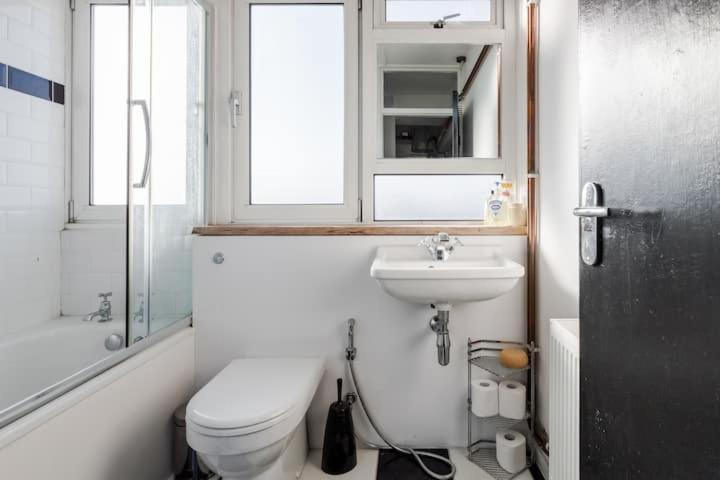 Guestready - Stylish Skyline Views, * London
