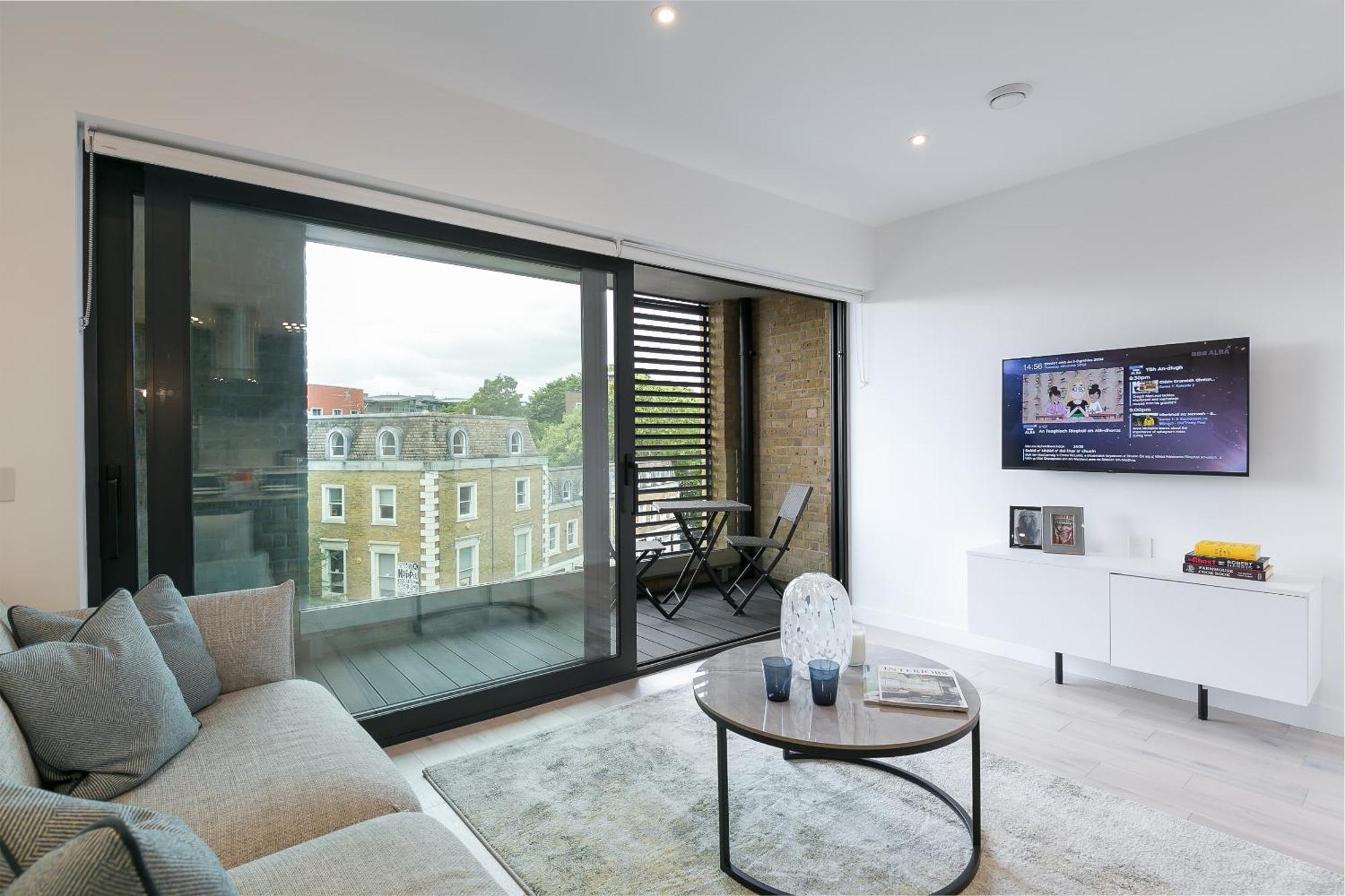 Urban Chic - Marine London