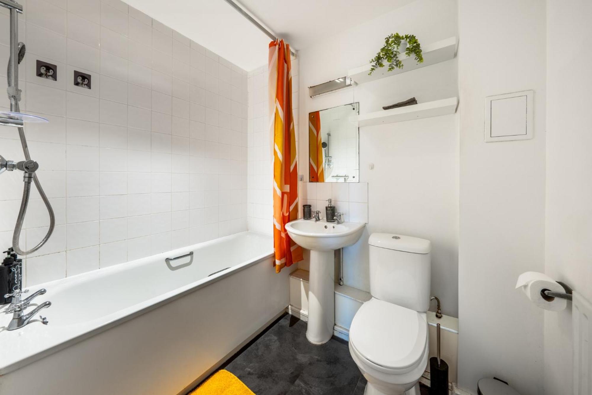 London*stamfordhill *2br*sleeps 5*2 Tube Lines*contractors*relocation Apartamento