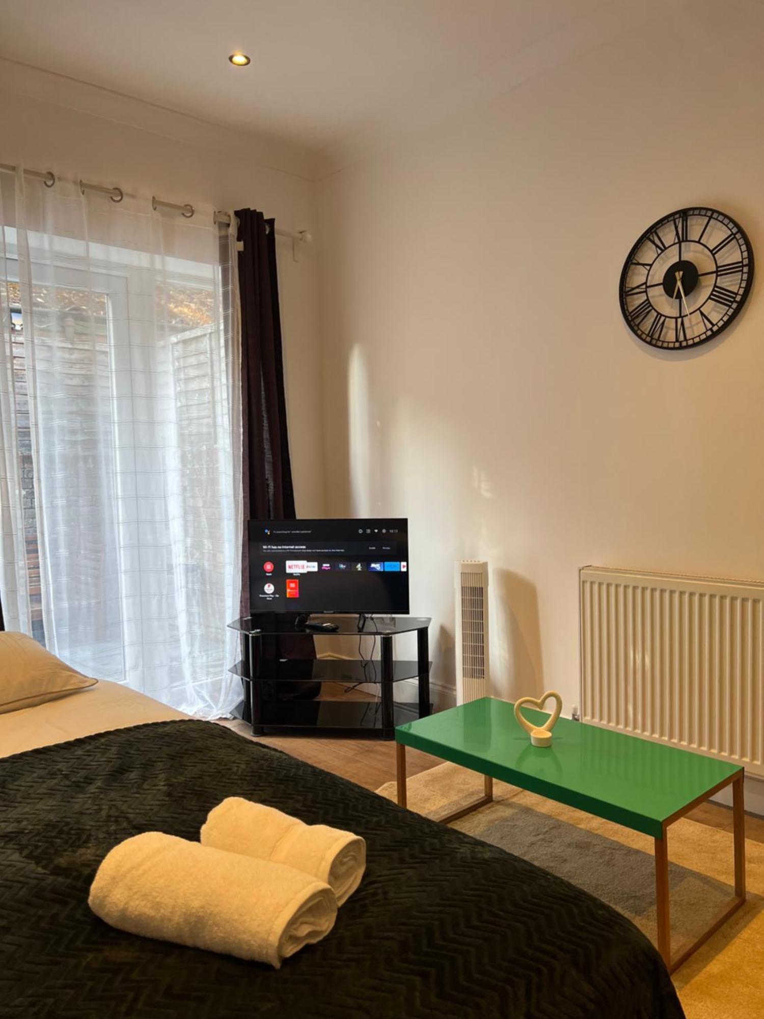 Lovely Garden Flat Near Emirates Stadium And Kings Cross St Pancras Station Appartement Londen