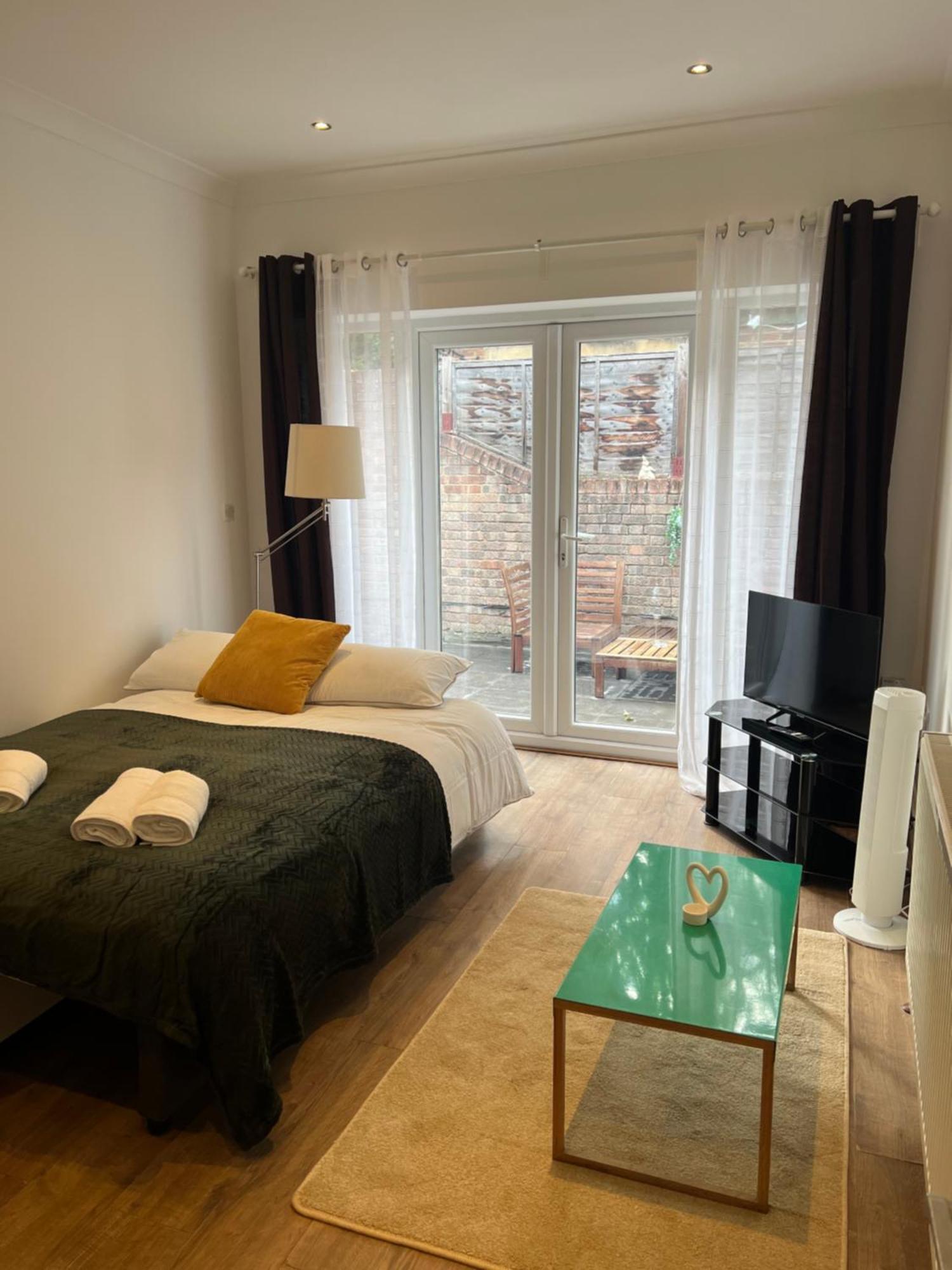 Lovely Garden Flat Near Emirates Stadium And Kings Cross St Pancras Station Apartment London