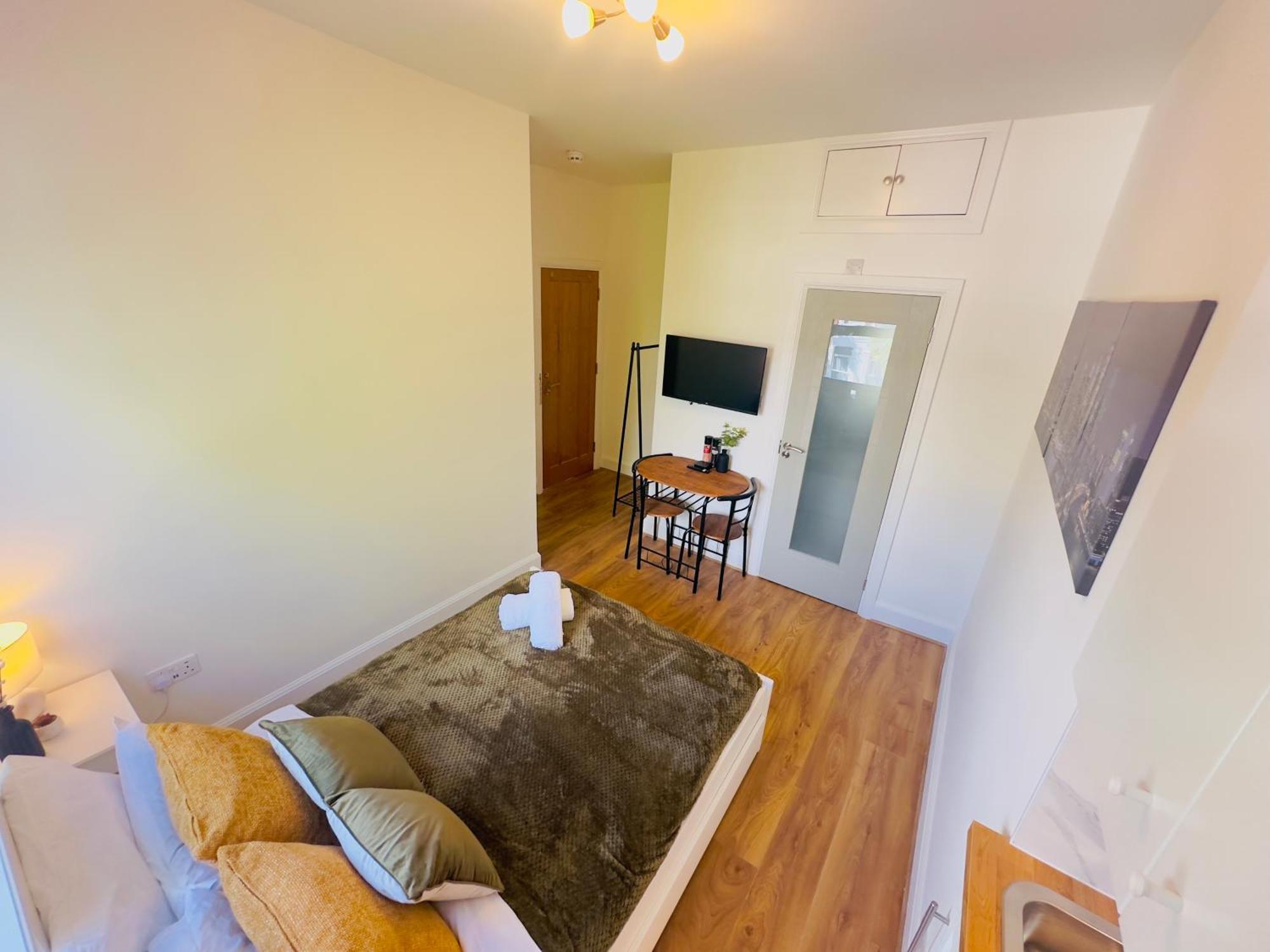 Apartment Zee Homes W6