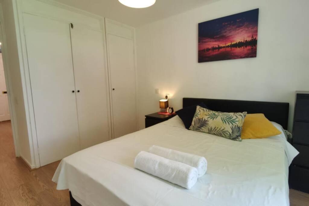 2 Bed Brick Lane Flat, Liverpool St *