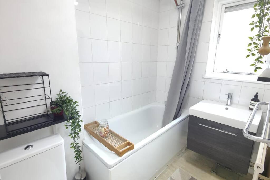 Appartement 2 Bed Brick Lane Flat, Liverpool St *