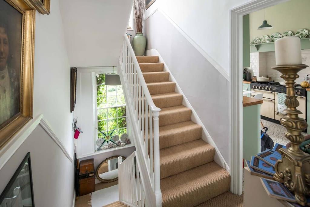 Appartement Artists Comfy Home, Near Camden Market Londen