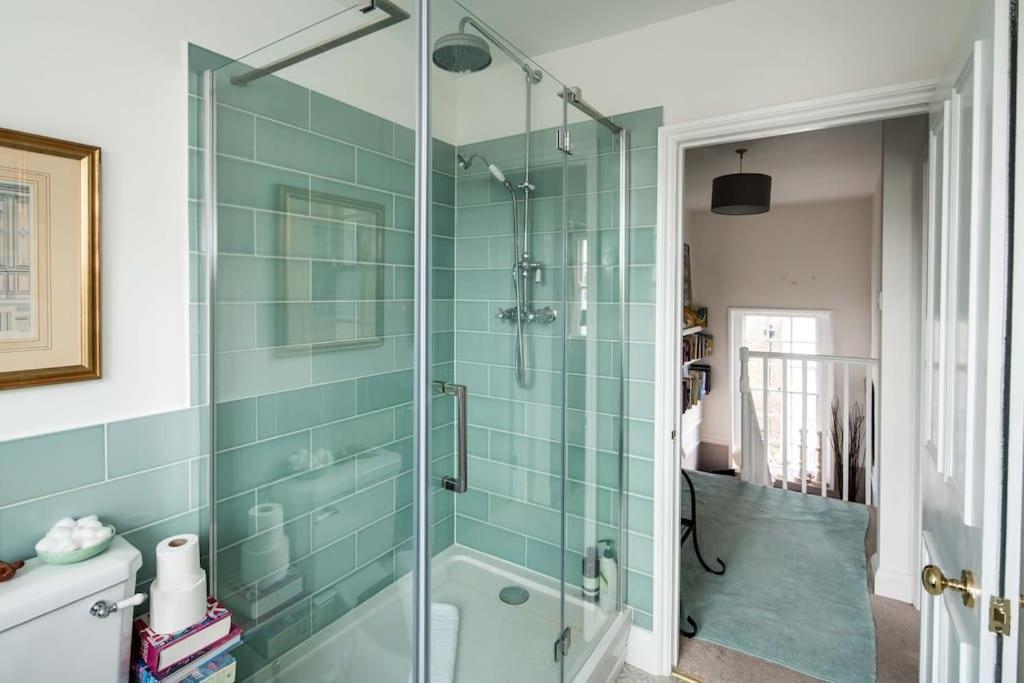 Artists Comfy Home, Near Camden Market * Londen