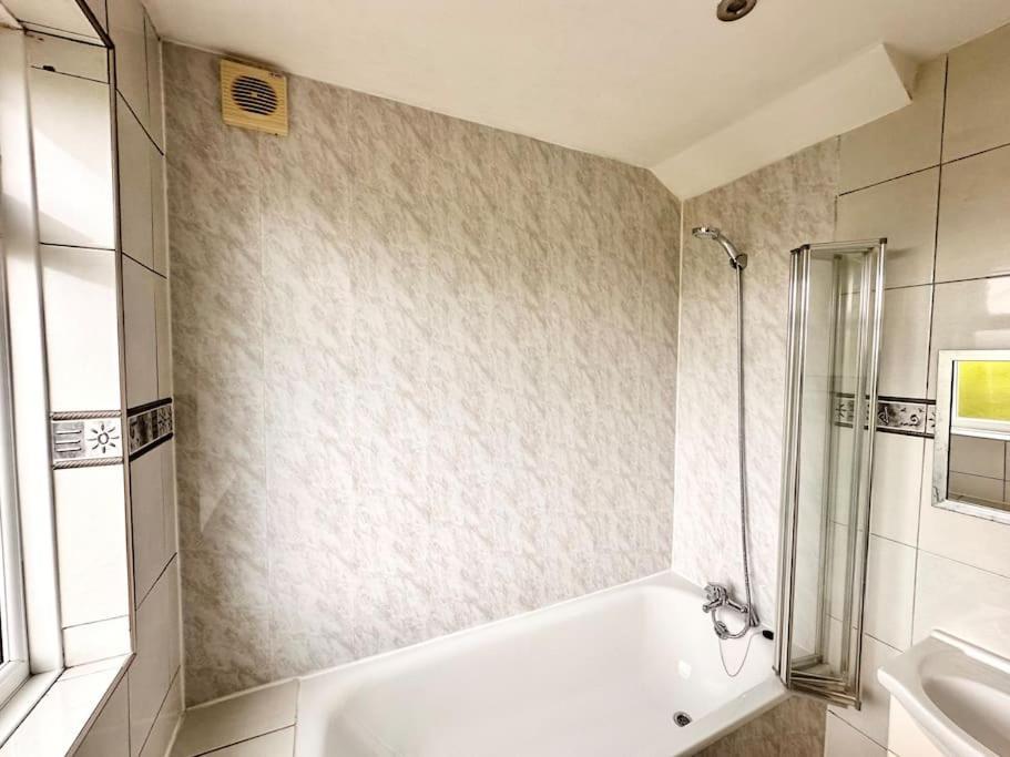 Apartment 5 Bed In Se12 *