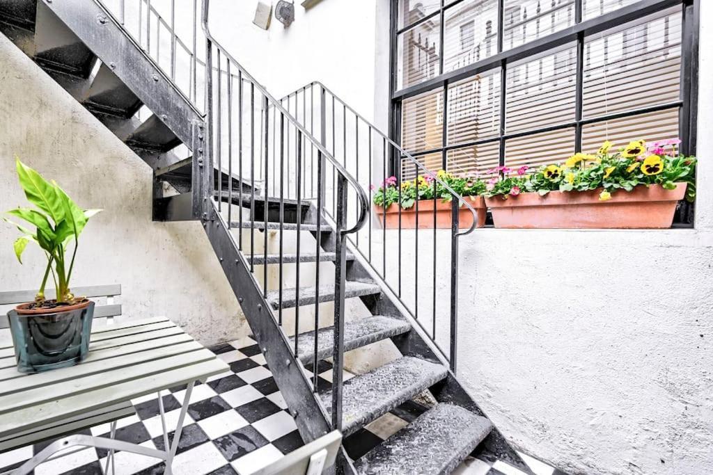 The Perfect Queensway Apartment London