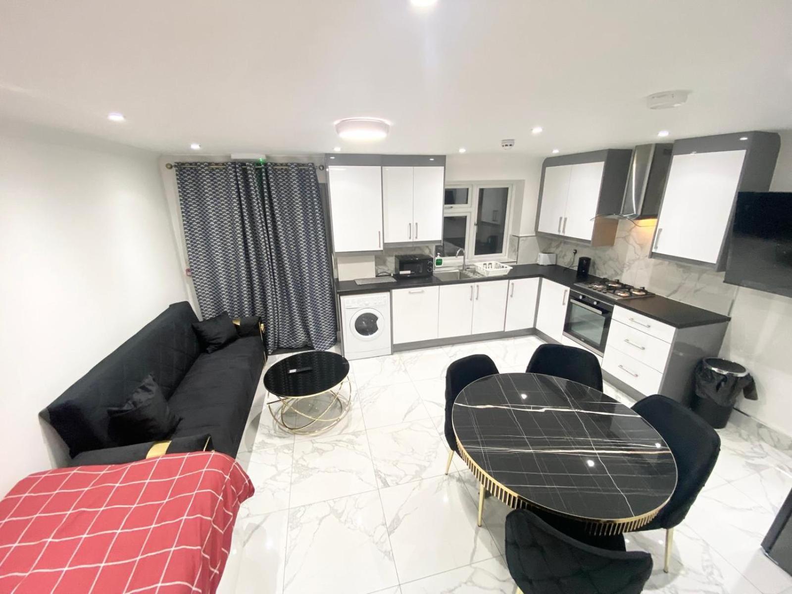 The Royal Boutique Regent By , Sleep 8 London