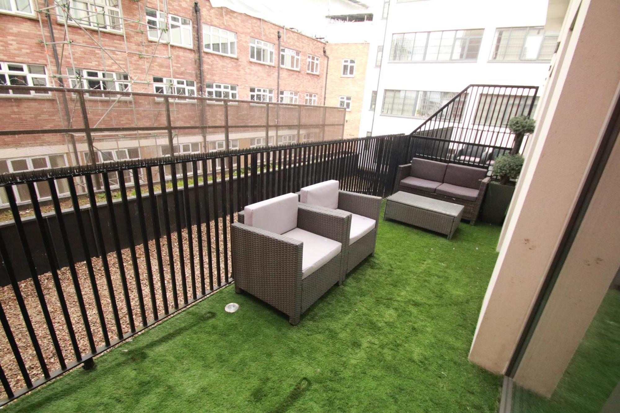 Ft5 Penthouse Apartment *