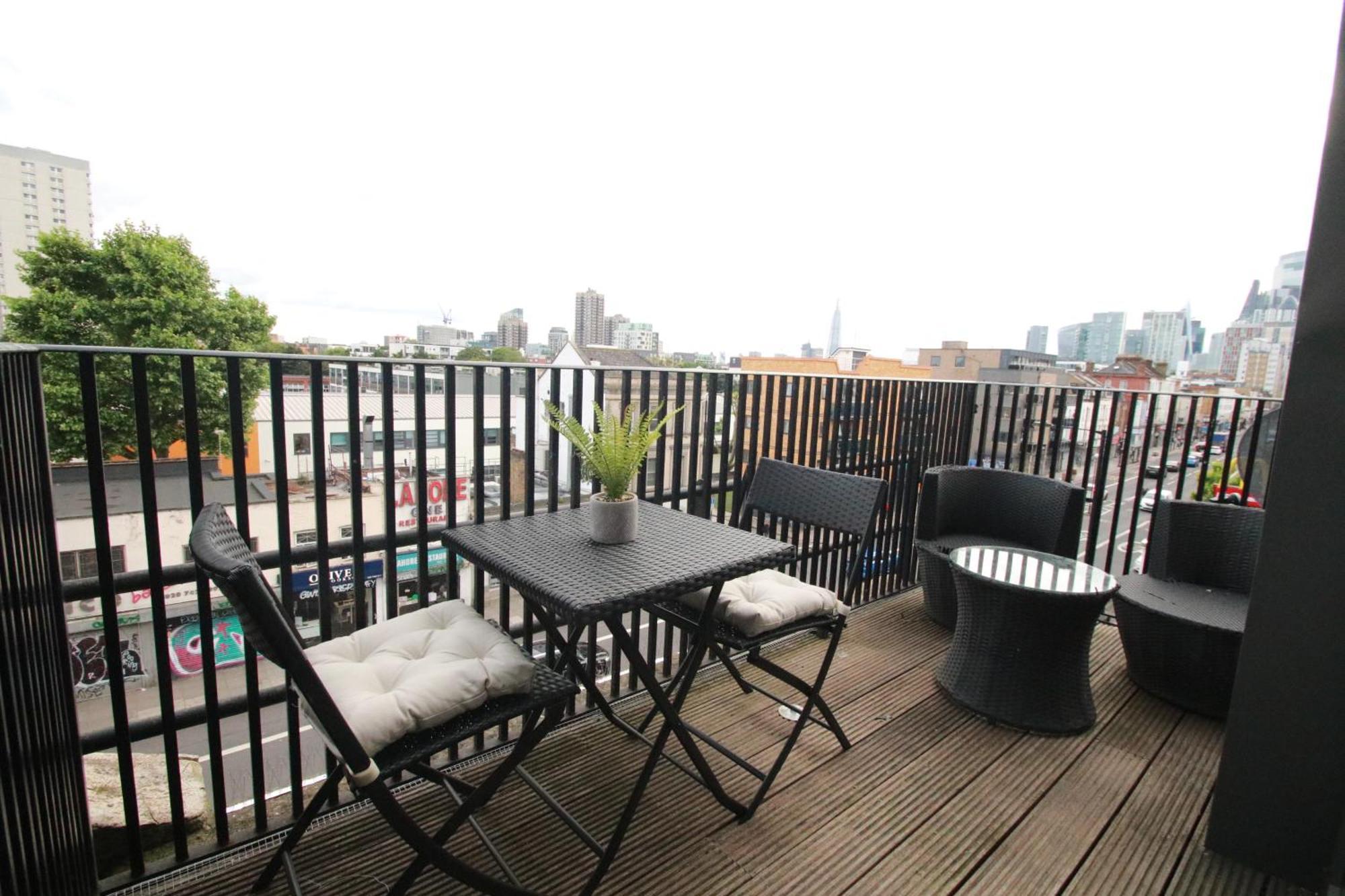 Ft5 Penthouse Apartment