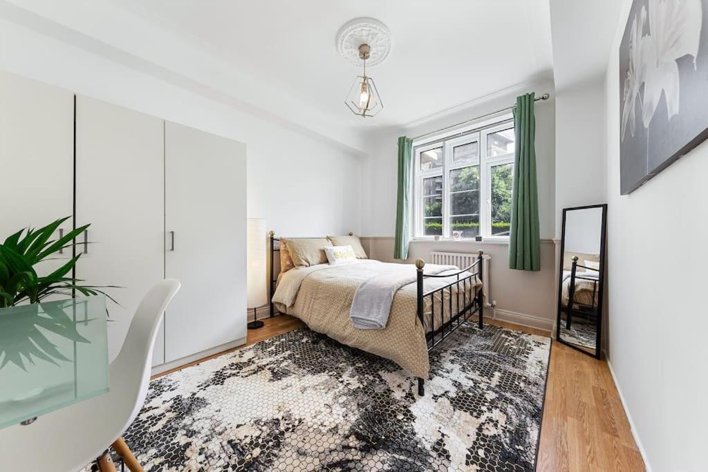 Brand New 3 Bedroom Flat In *