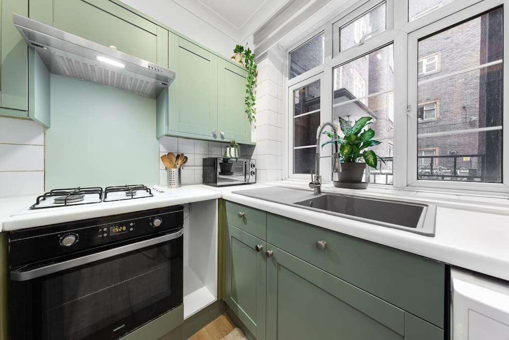 Apartment Brand New 3 Bedroom Flat In London