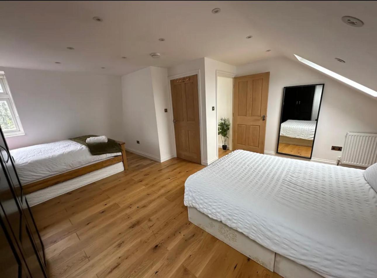 Leilighet 1 Bedroom, Sleeps 5, 30 Minutes To Centre
