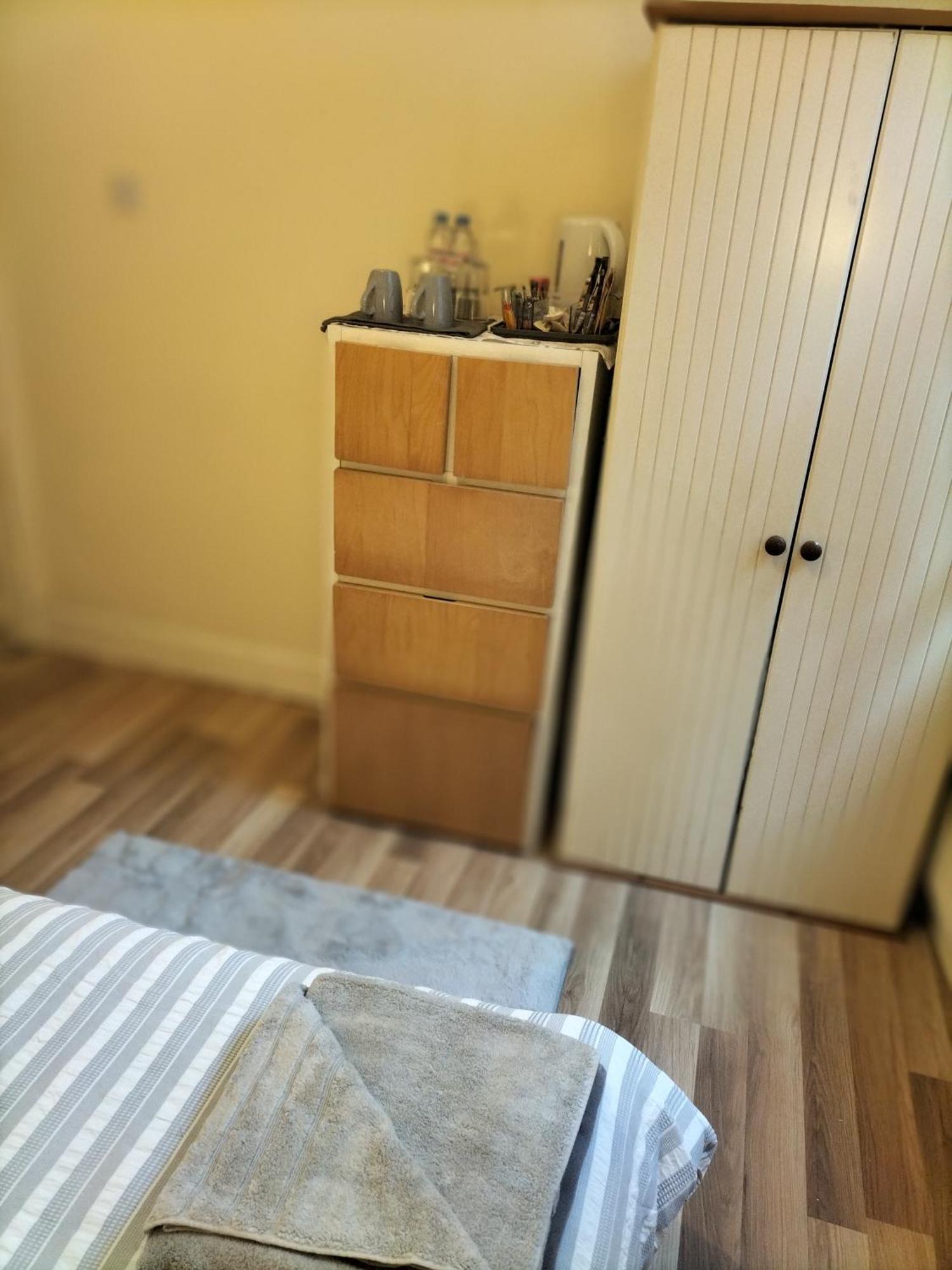 4 Bedroom Ground Floor For Up To 7 Guests Apartment
