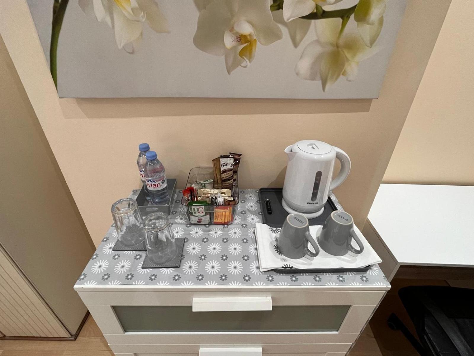 4 Bedroom Ground Floor For Up To 7 Guests Apartment London