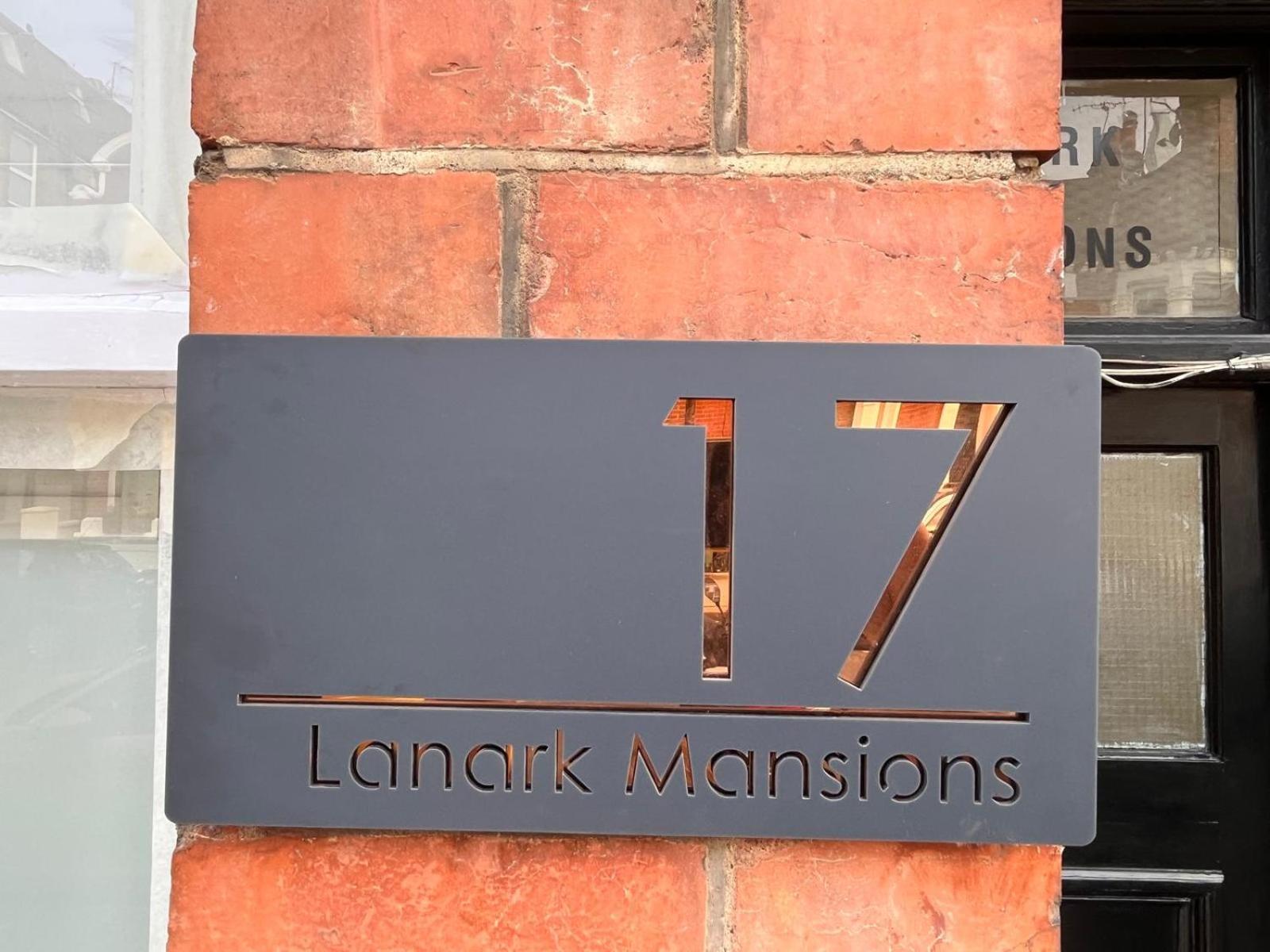 4 Bedroom Ground Floor For Up To 7 Guests Apartment *