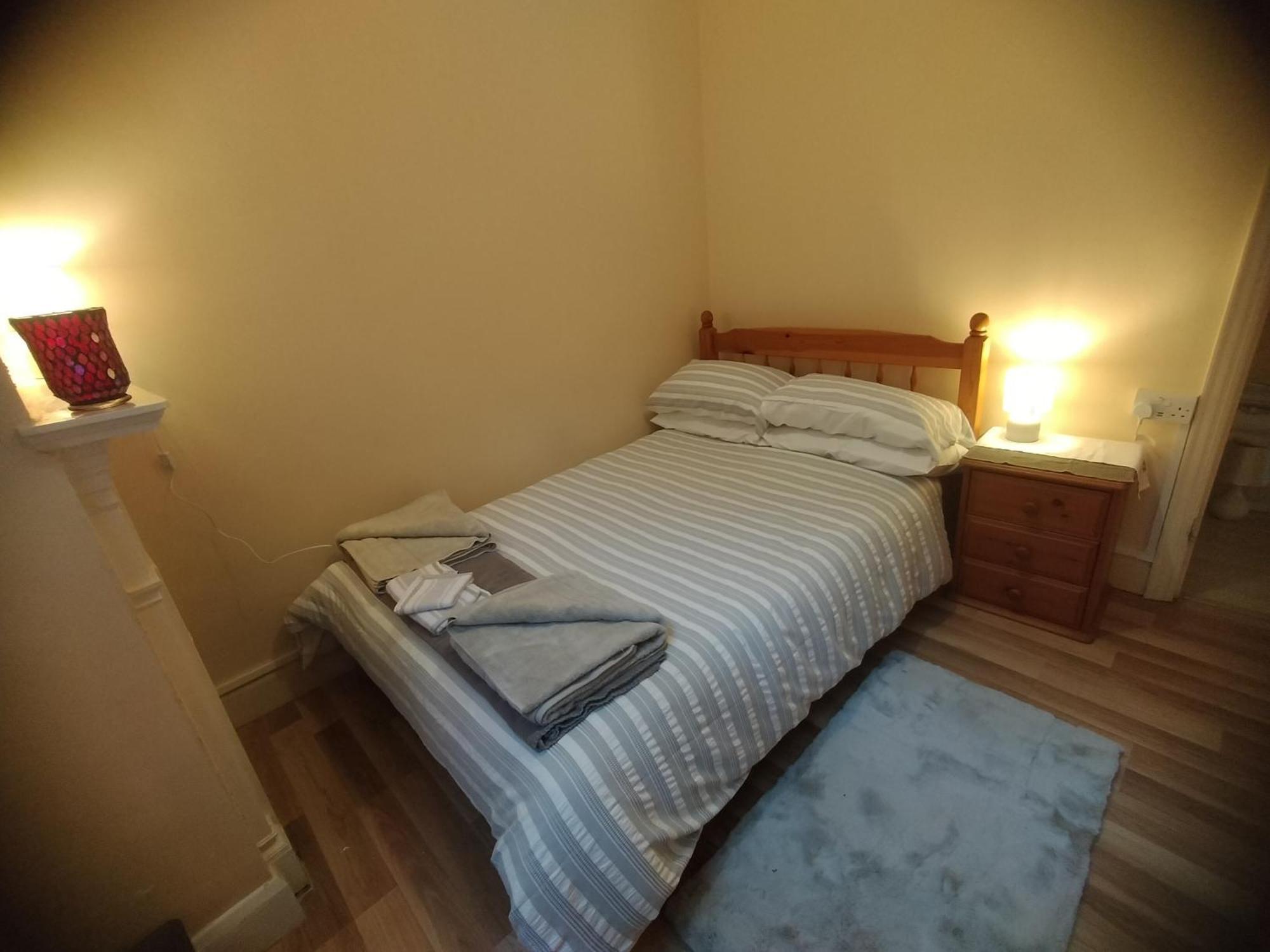 4 Bedroom Ground Floor For Up To 7 Guests * London