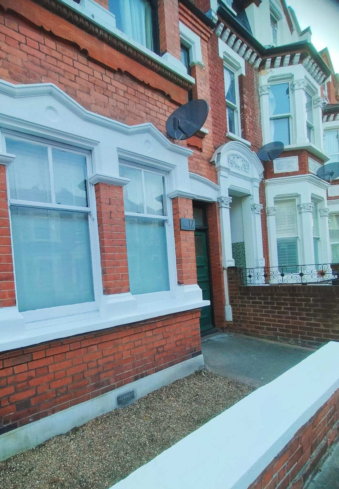 4 Bedroom Ground Floor For Up To 7 Guests Apartment *