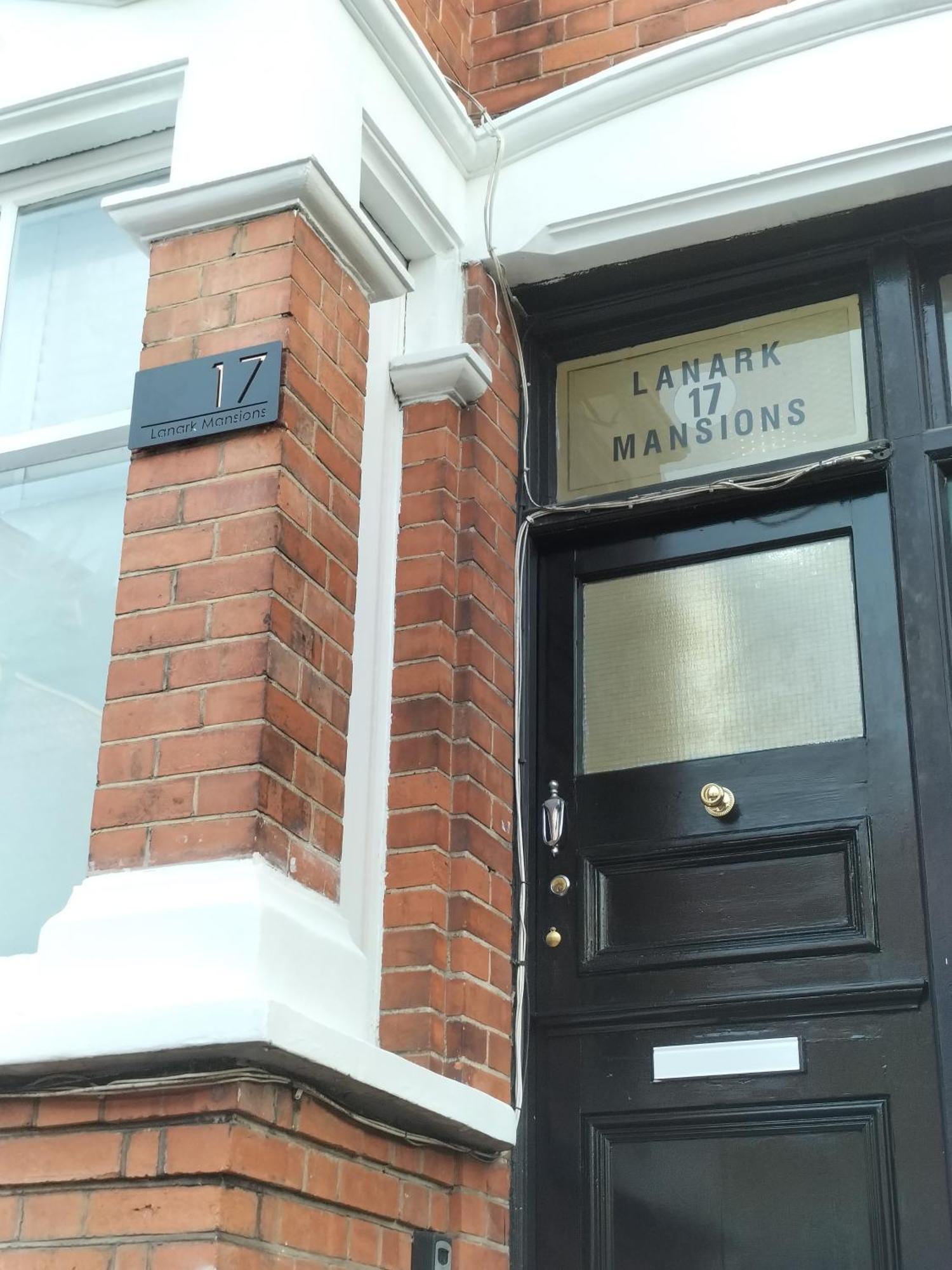 Apartment 4 Bedroom Ground Floor For Up To 7 Guests London