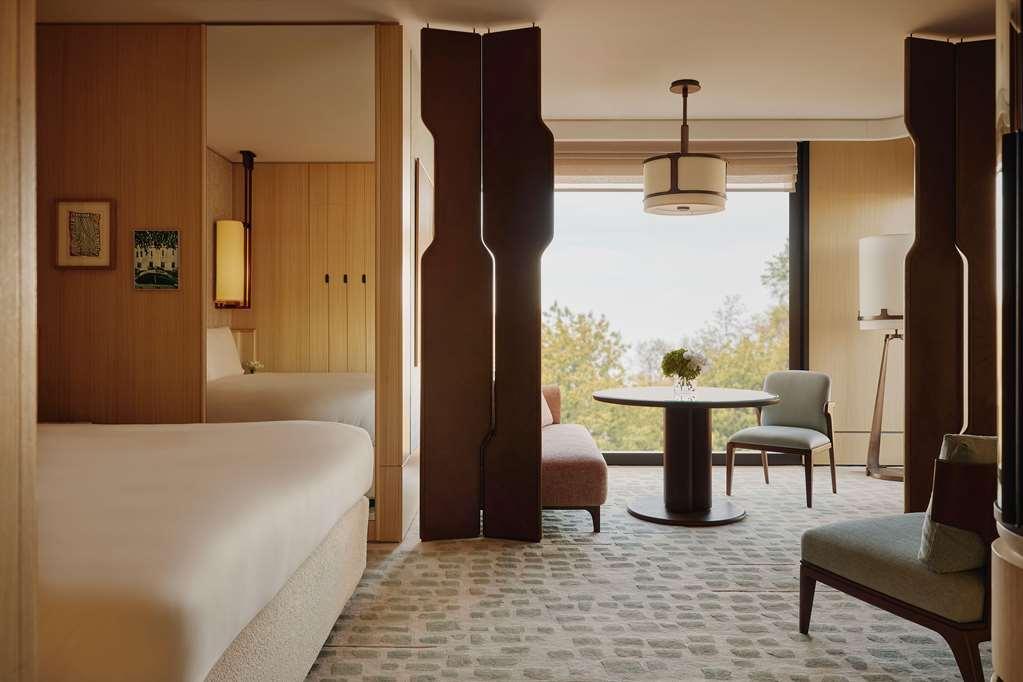 The Emory, Maybourne Collection Hotell
