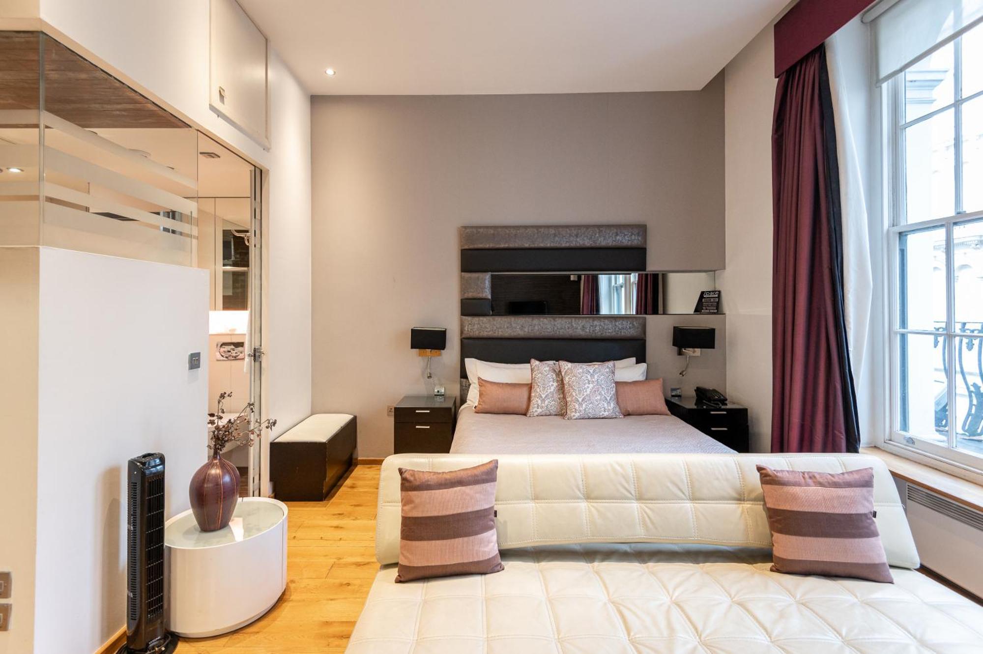 Aparthotel Space 4*