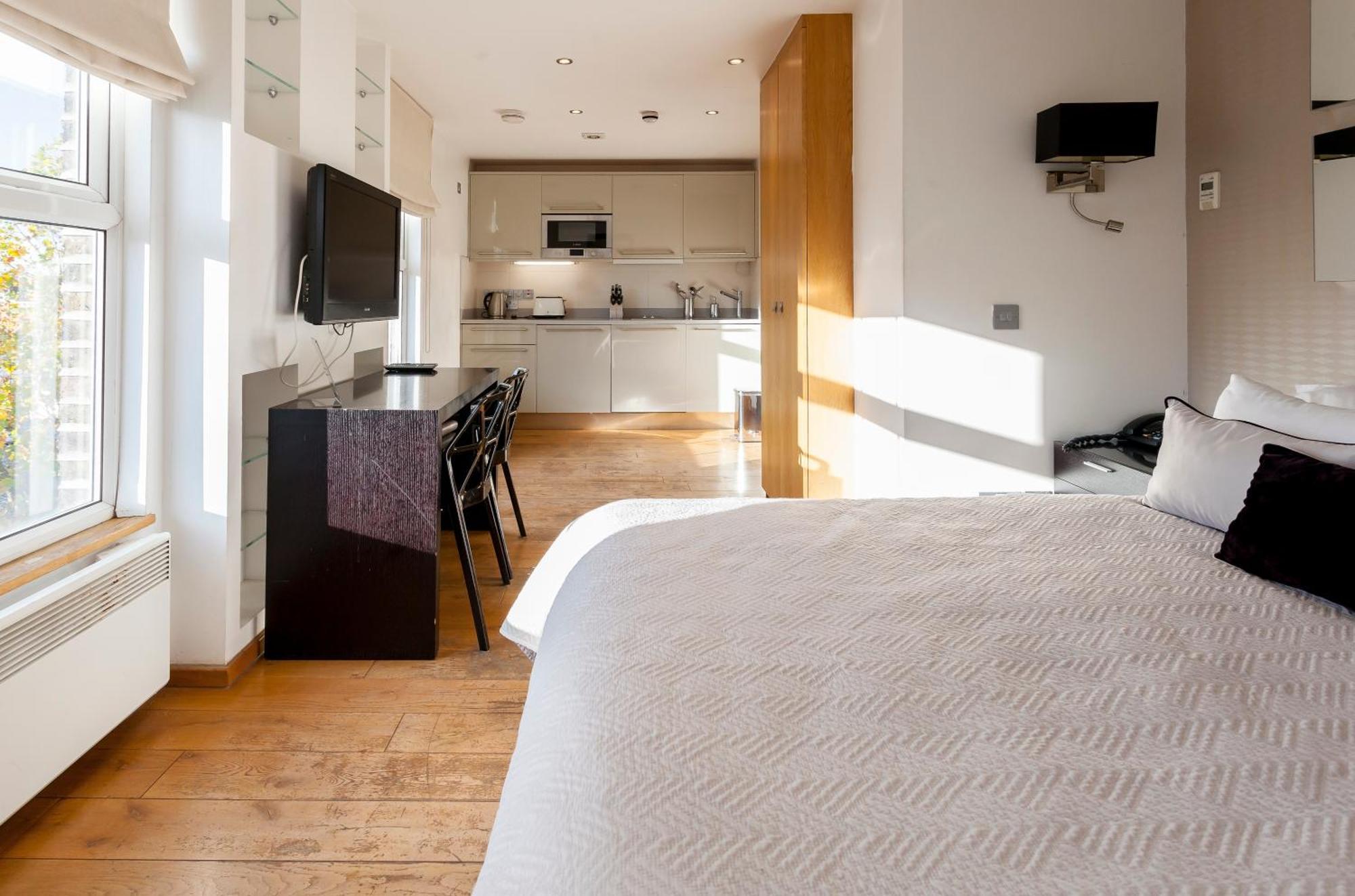 Space Aparthotel 4*