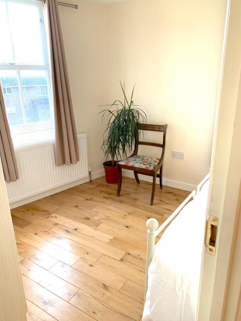 London's East End 2 Bedroom Appartement Londen