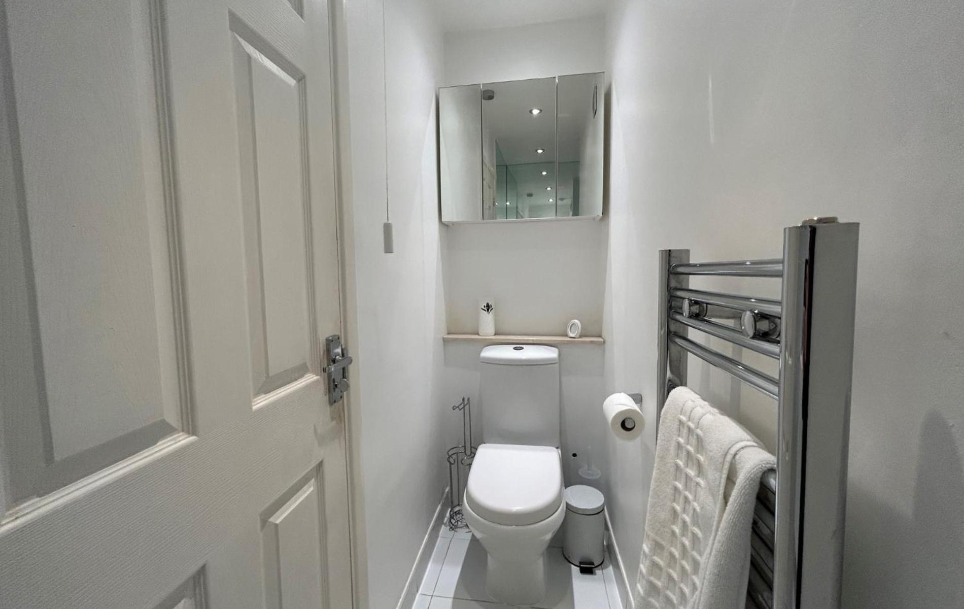 Putney Stylish Fantastically Located 4 Bedroom Townhouse Holiday home London
