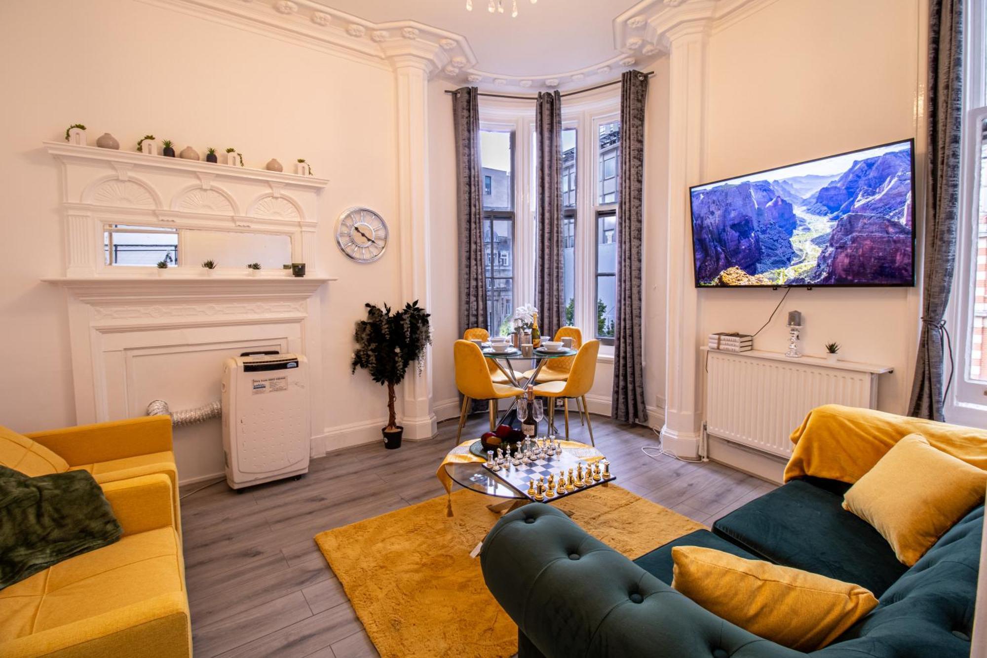 Luxurious On Oxford Street *