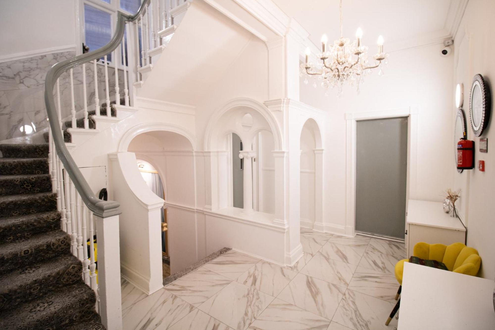 Spacious 3-bedroom In Exclusive Mayfair 7gc London