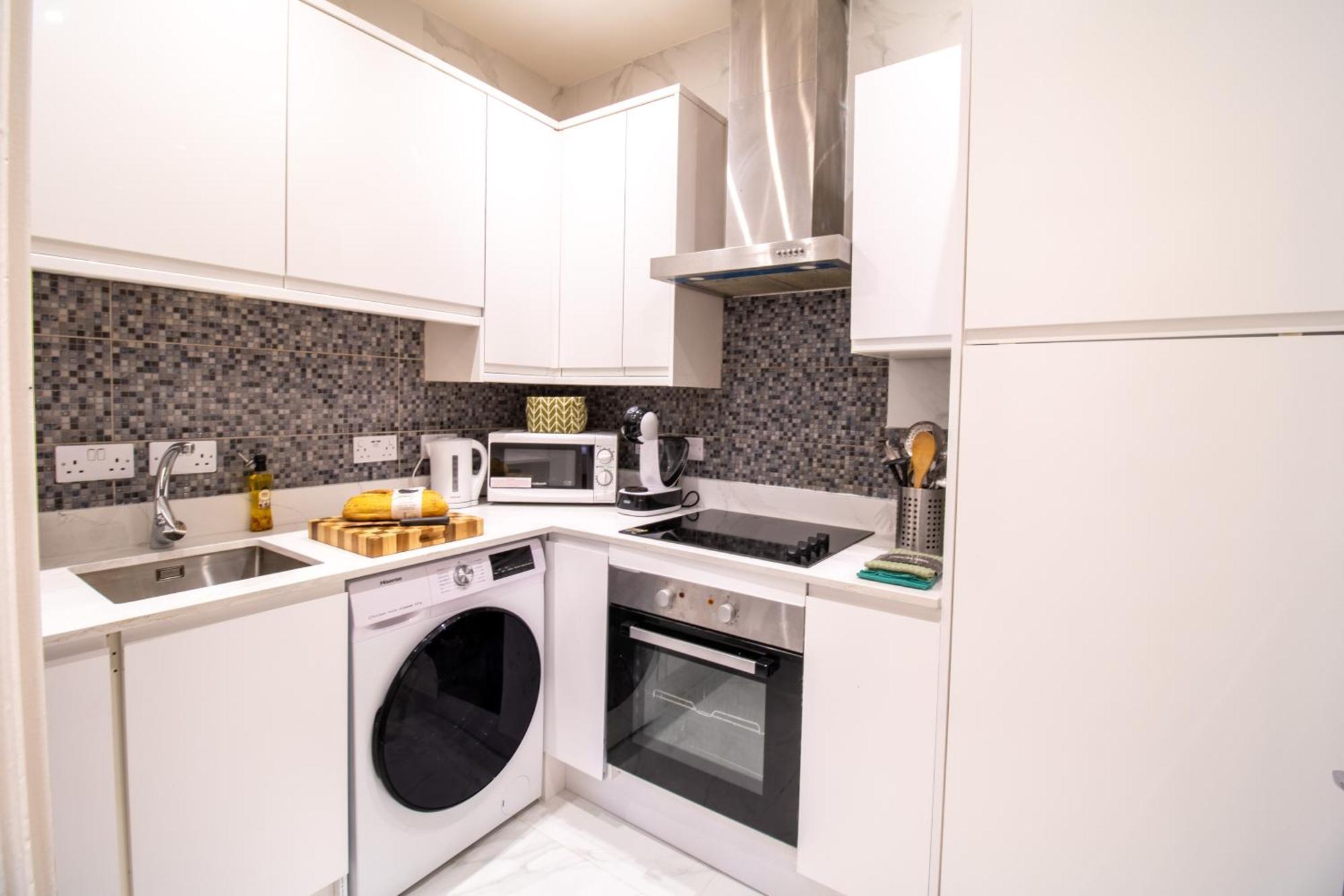 Spacious 3-bedroom In Exclusive Mayfair 7gc Leilighet London