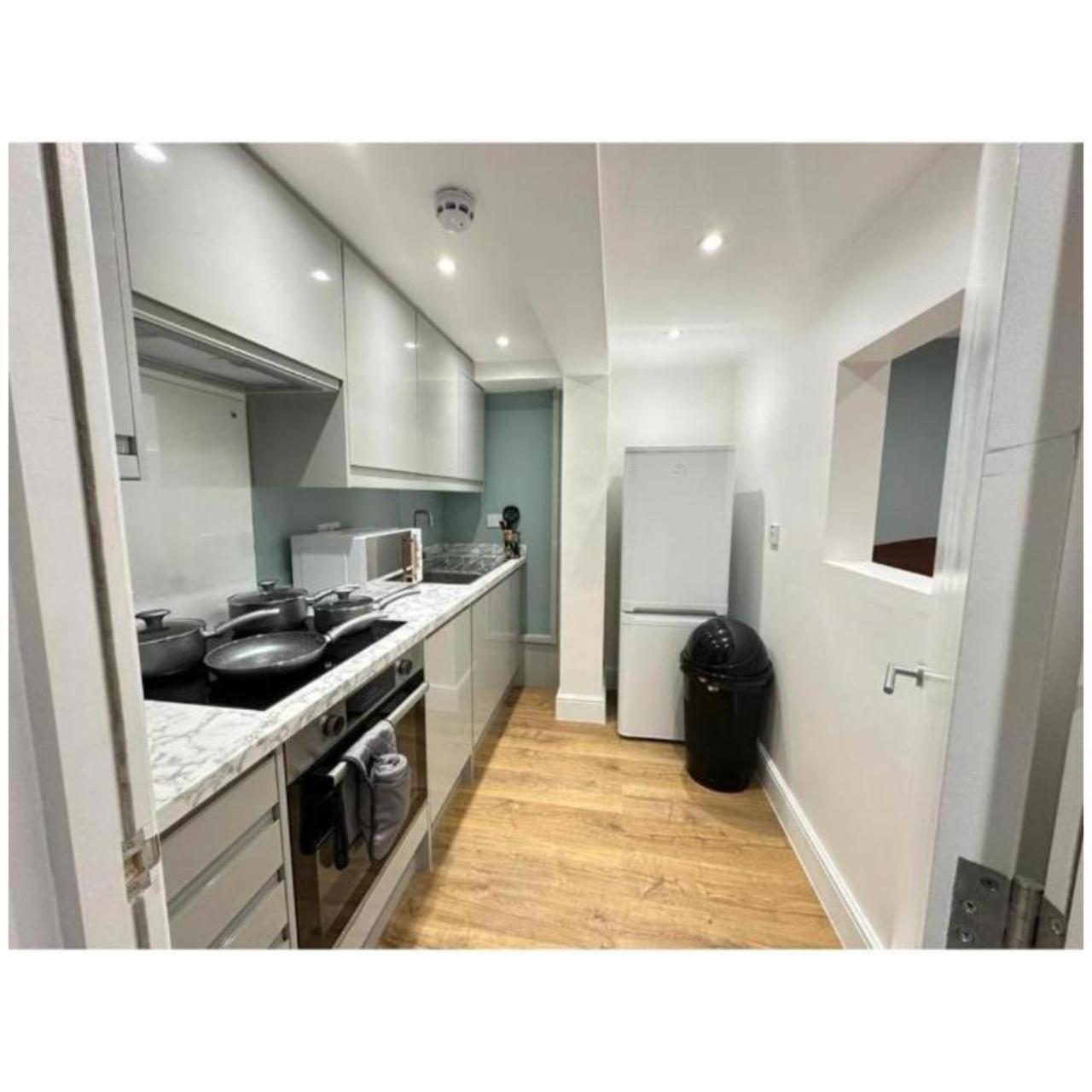 Fb- Spacious 2 Bed Flat Near Edgware Road Apartment London