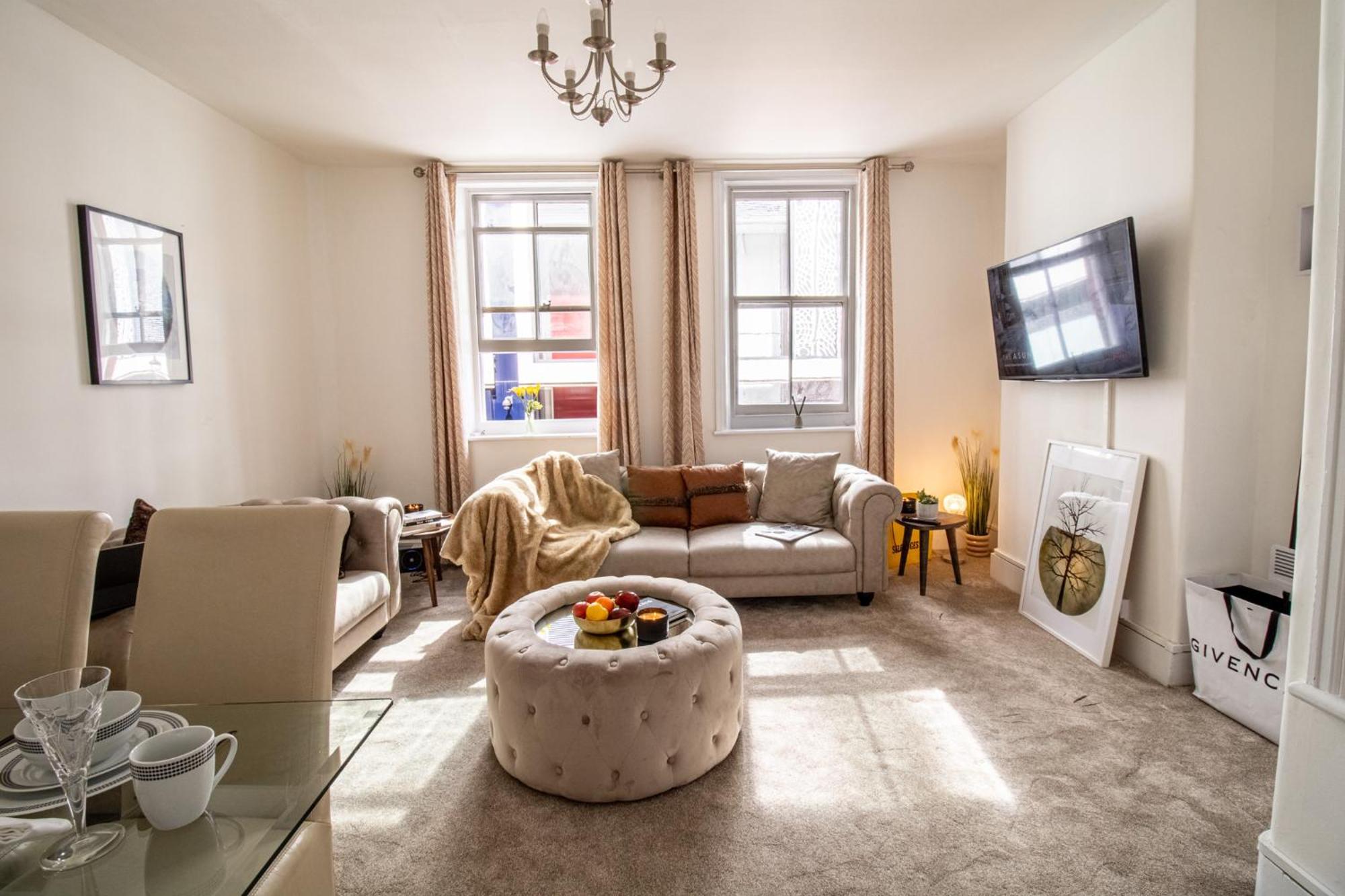 Mayfair Maisonette Chic Spacious 2-bed - 33a Apartment *