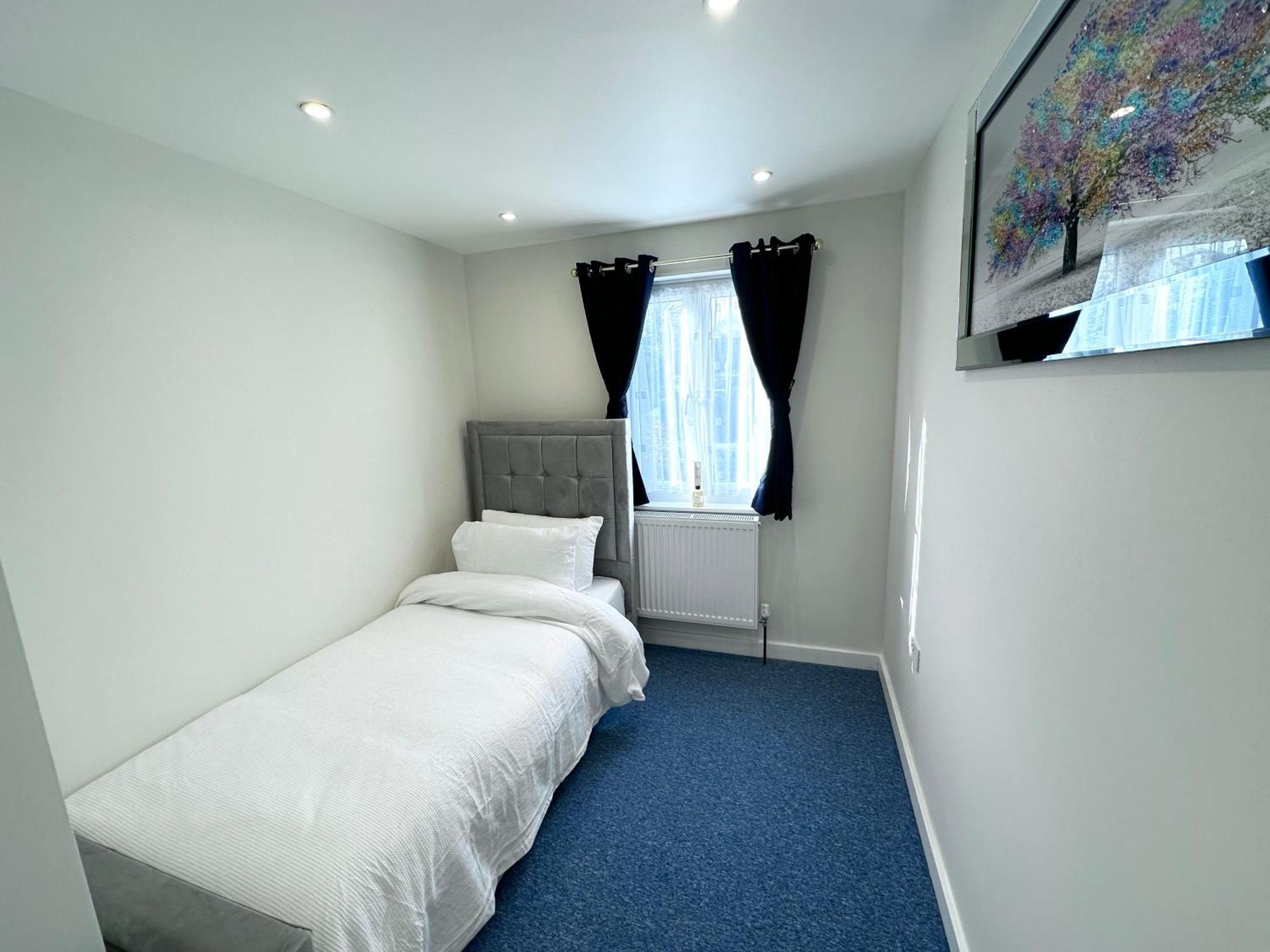Apartamento Newly Renovated Bedrooms Near Train And Bus Station Londres