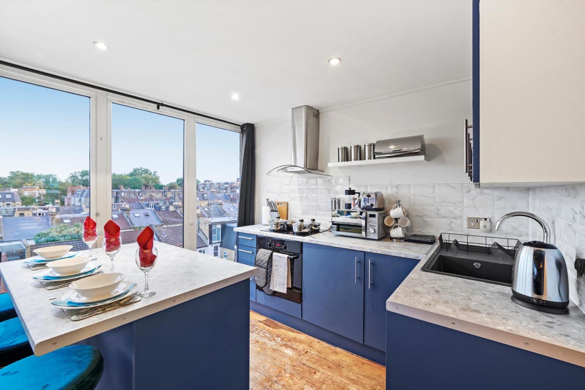 Beautiful Flat In Fulham - Great Views!- Sleeps 6 Apartment *
