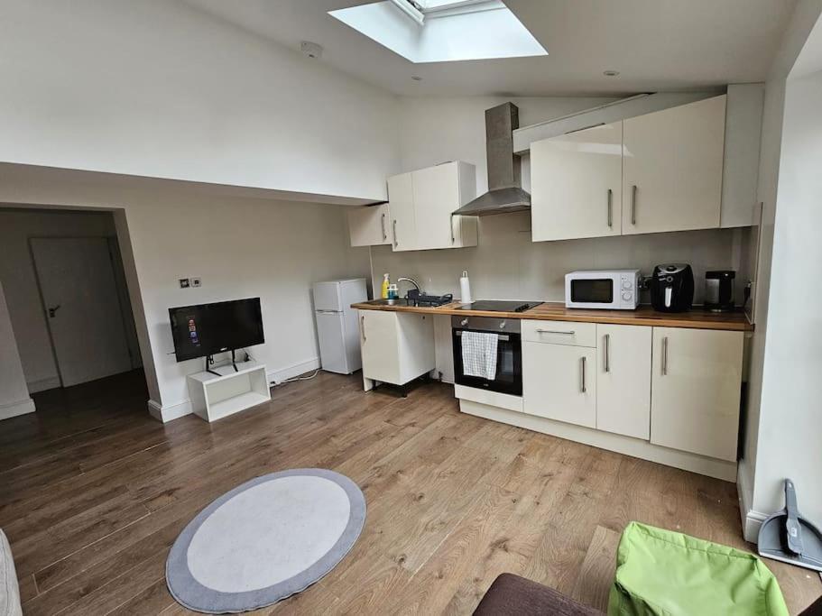 Leilighet Beautiful Garden Flat Near
