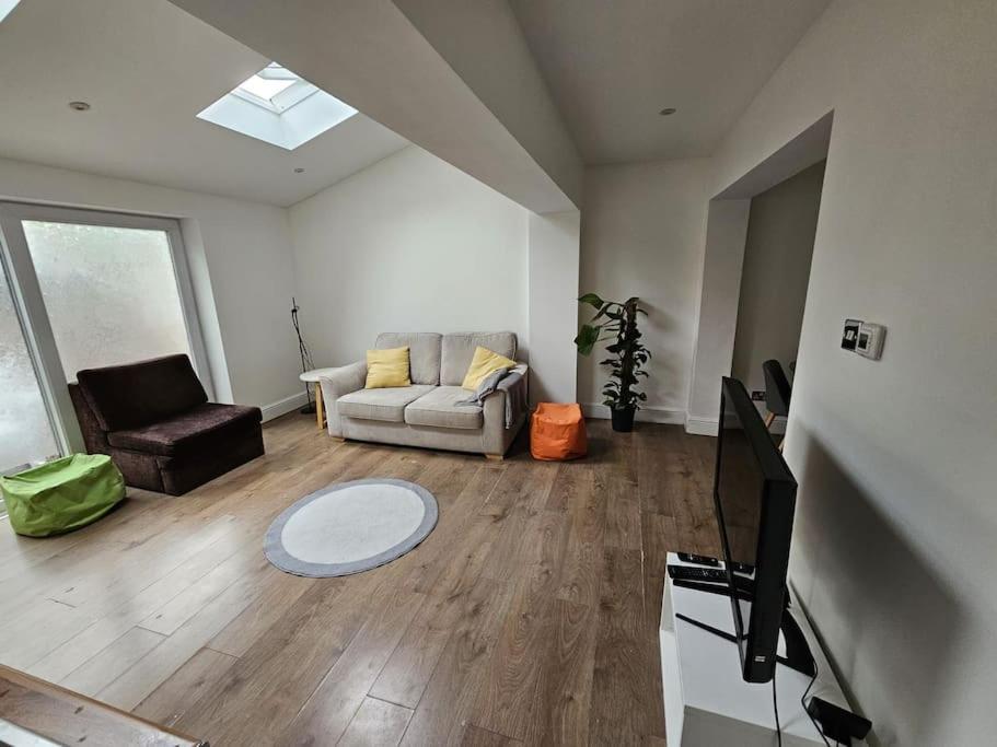 Leilighet Beautiful Garden Flat Near *
