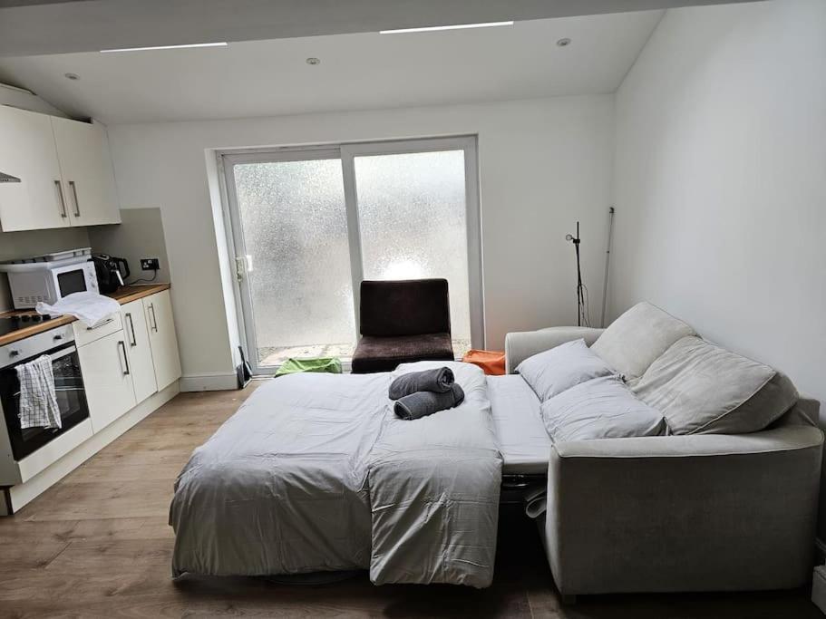 Leilighet Beautiful Garden Flat Near
