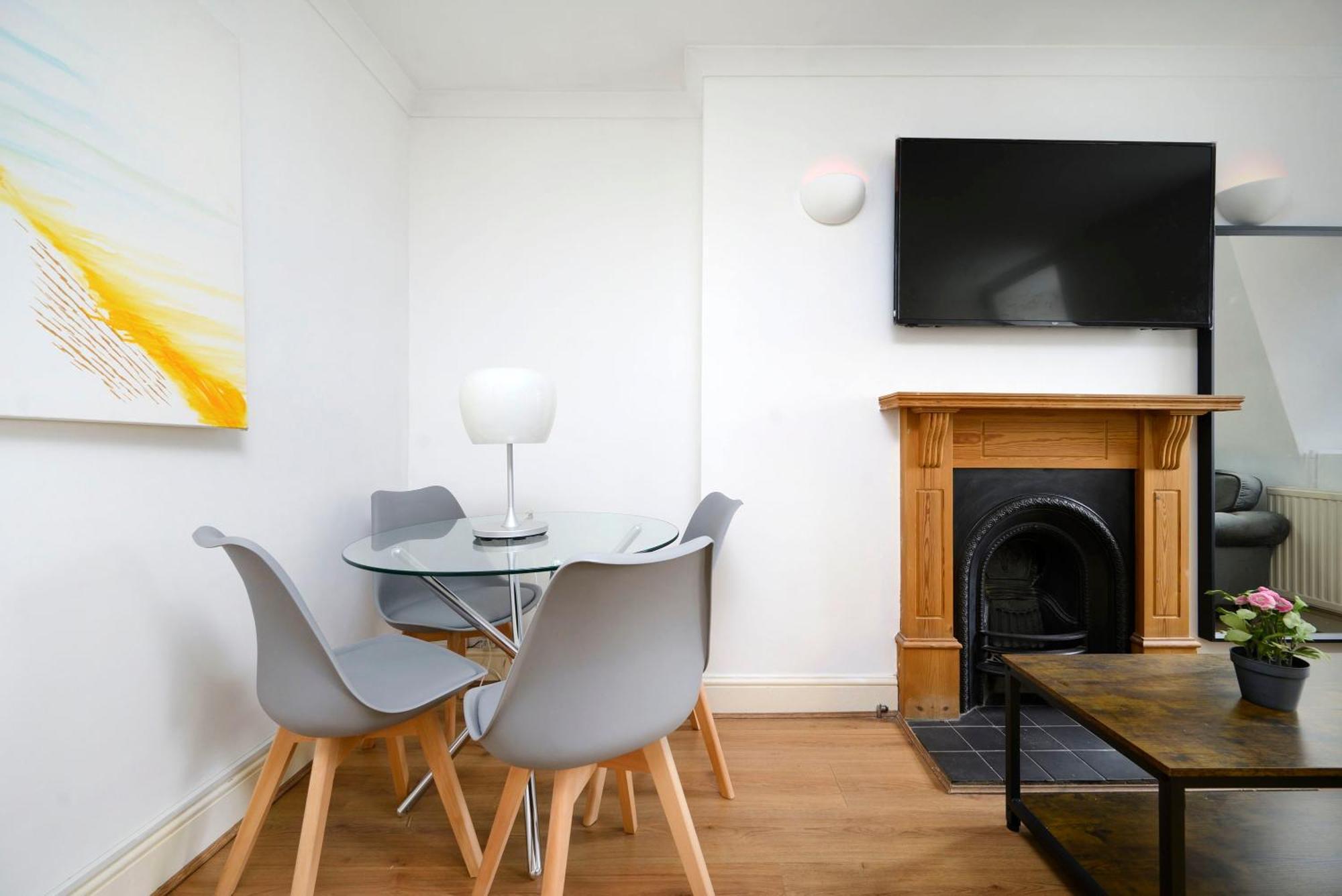 Wonderful 2br Flat On Richmond Street Apartment London