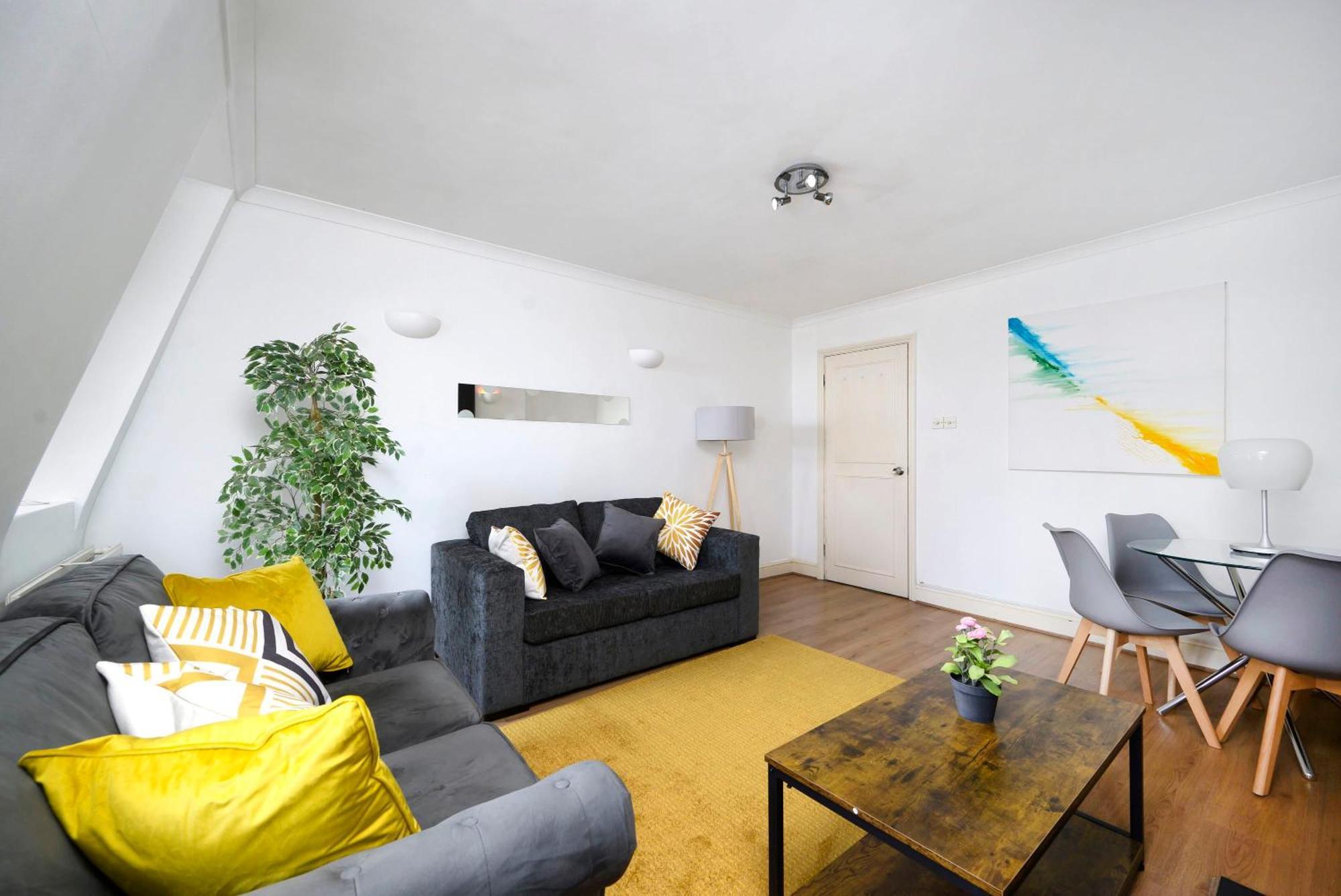 Wonderful 2br Flat On Richmond Street Apartment