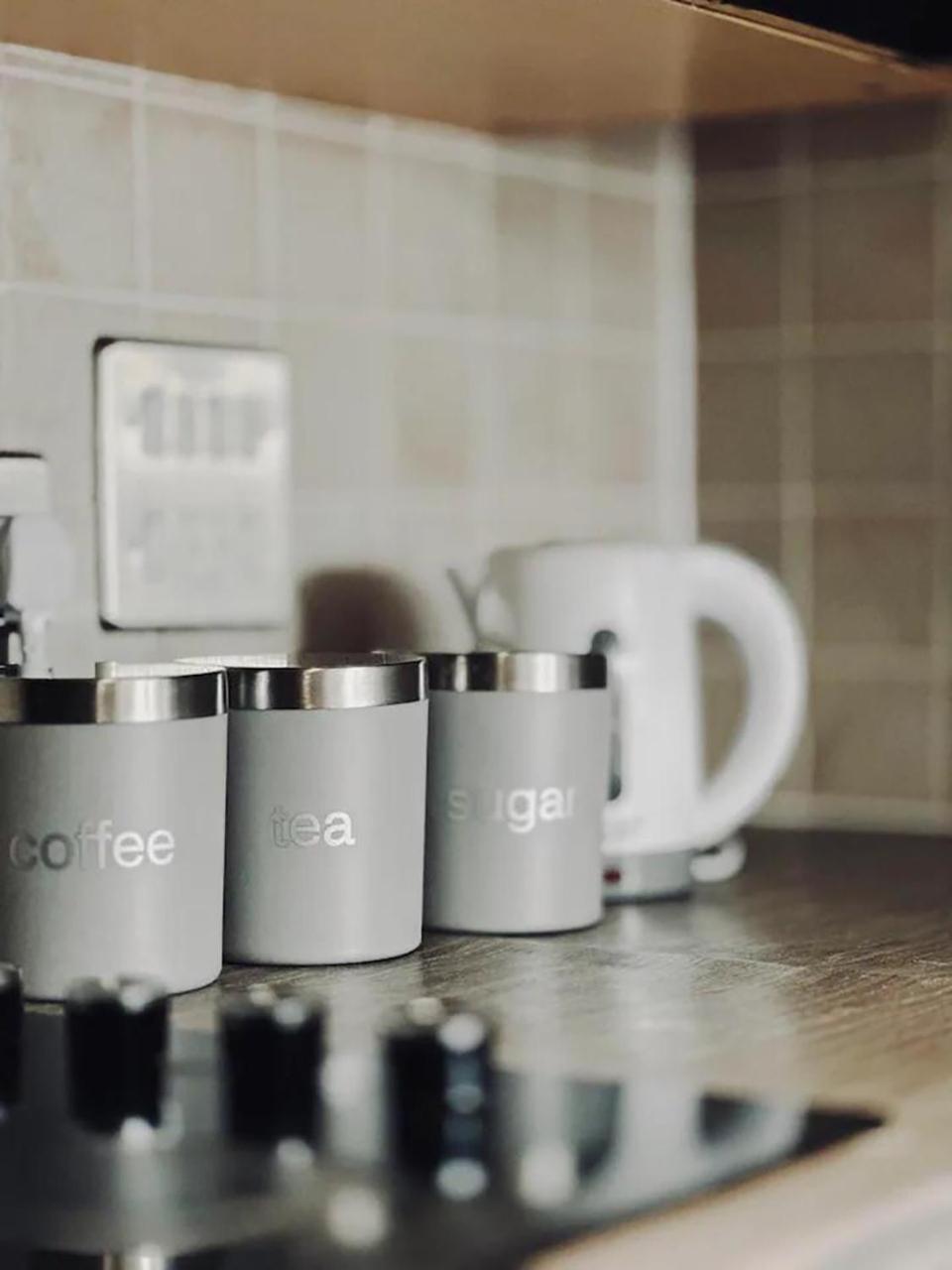 15 Percent Off Monthly -2bed Netflix Wi-fi Apartment *