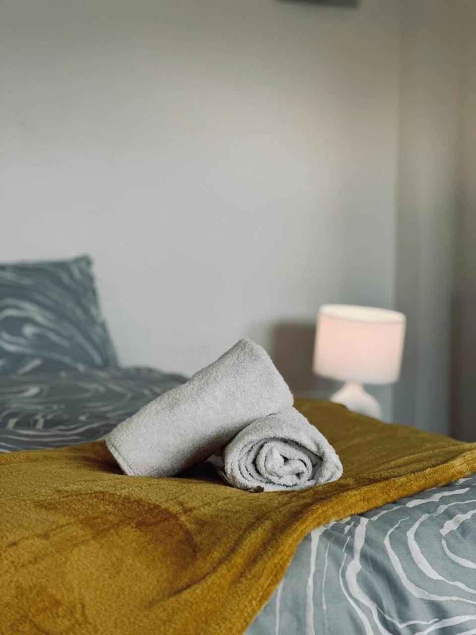 Apartment 15 Percent Off Monthly -2bed Netflix Wi-fi *