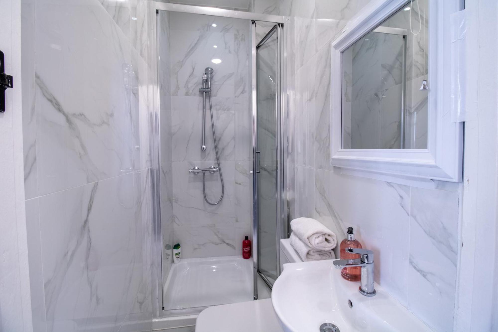 Elegant 3 Bedroom On Oxford Street Luxury Living In 2gc Leilighet